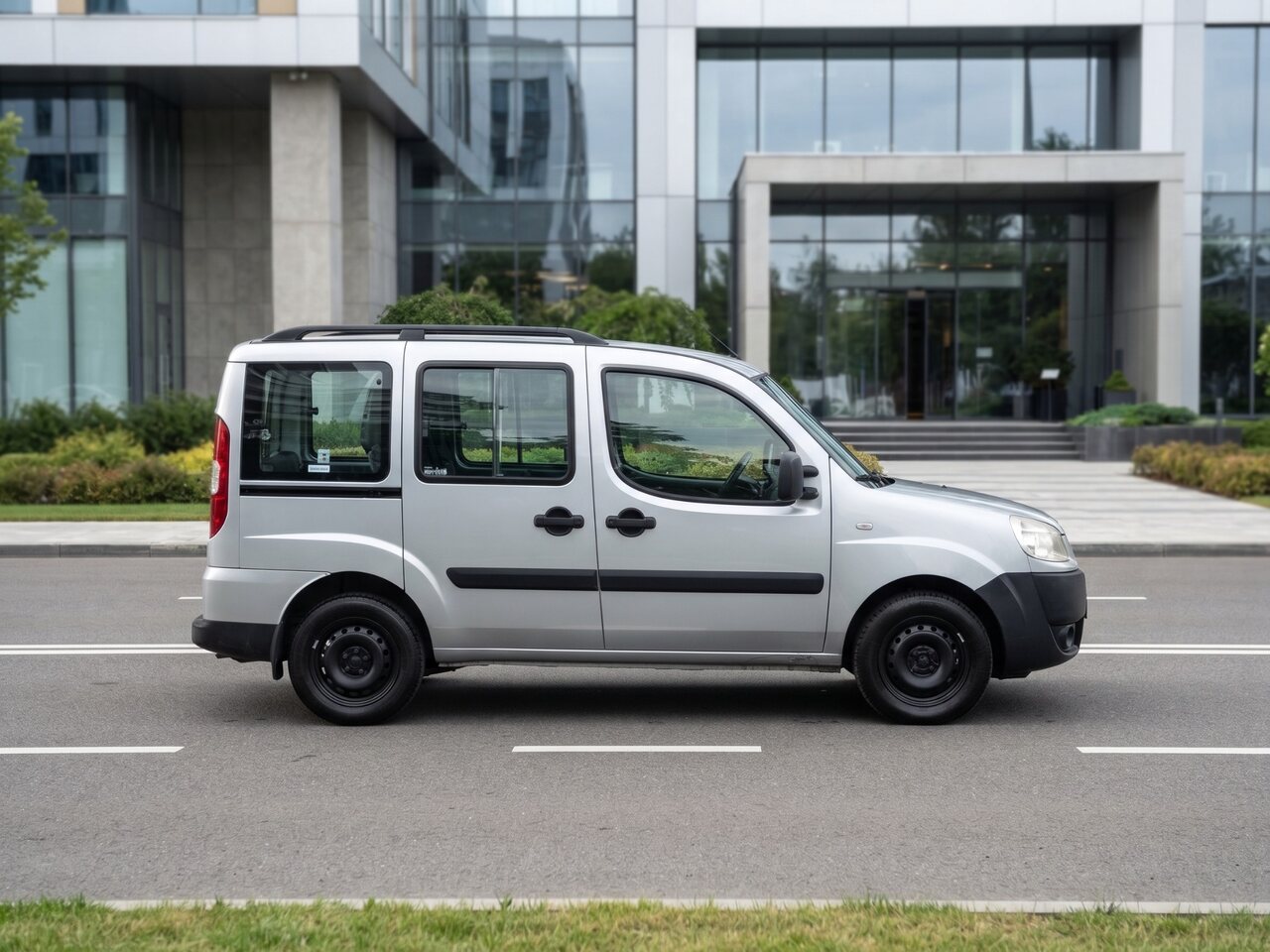 Автомобиль Fiat Doblo для индивидуального трансфера в Измире